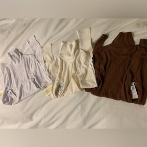 ✨ ARITZIA WILFRED FREE TURTLENECK ✨